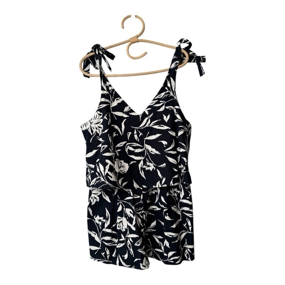 J.O.A Linen Floral Romper Dark Blue White 100% Linen Sleeveless Ruffle Overlay M - Picture 3 of 16